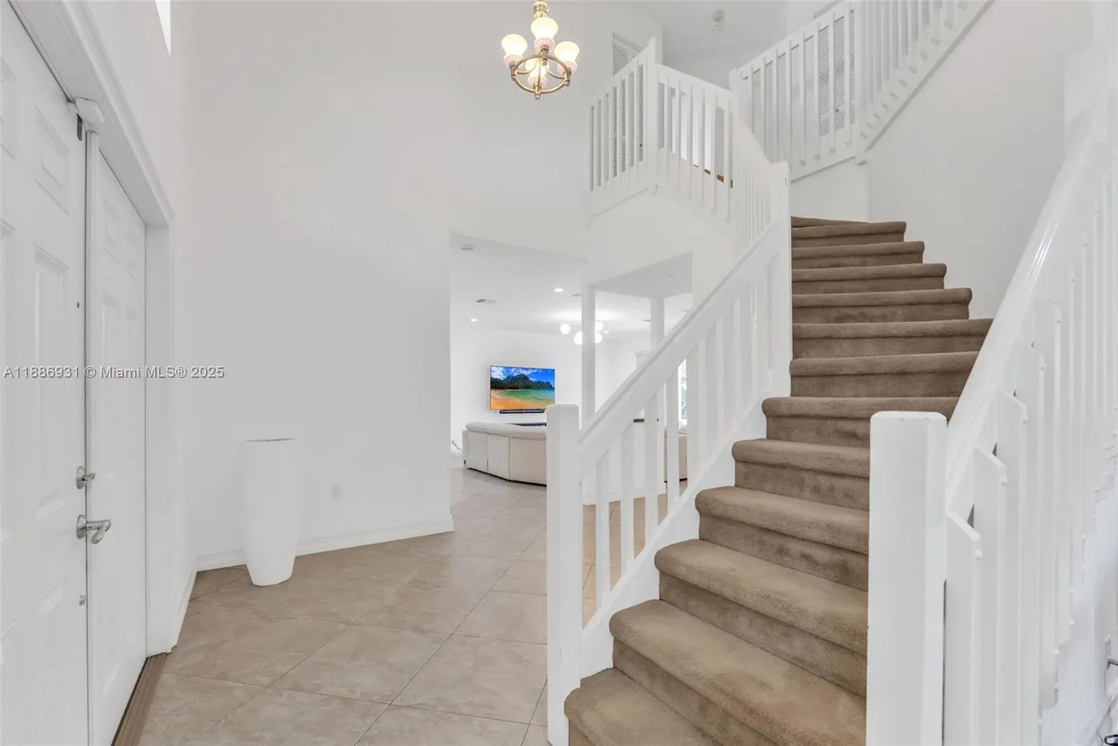 420 Montclaire Dr