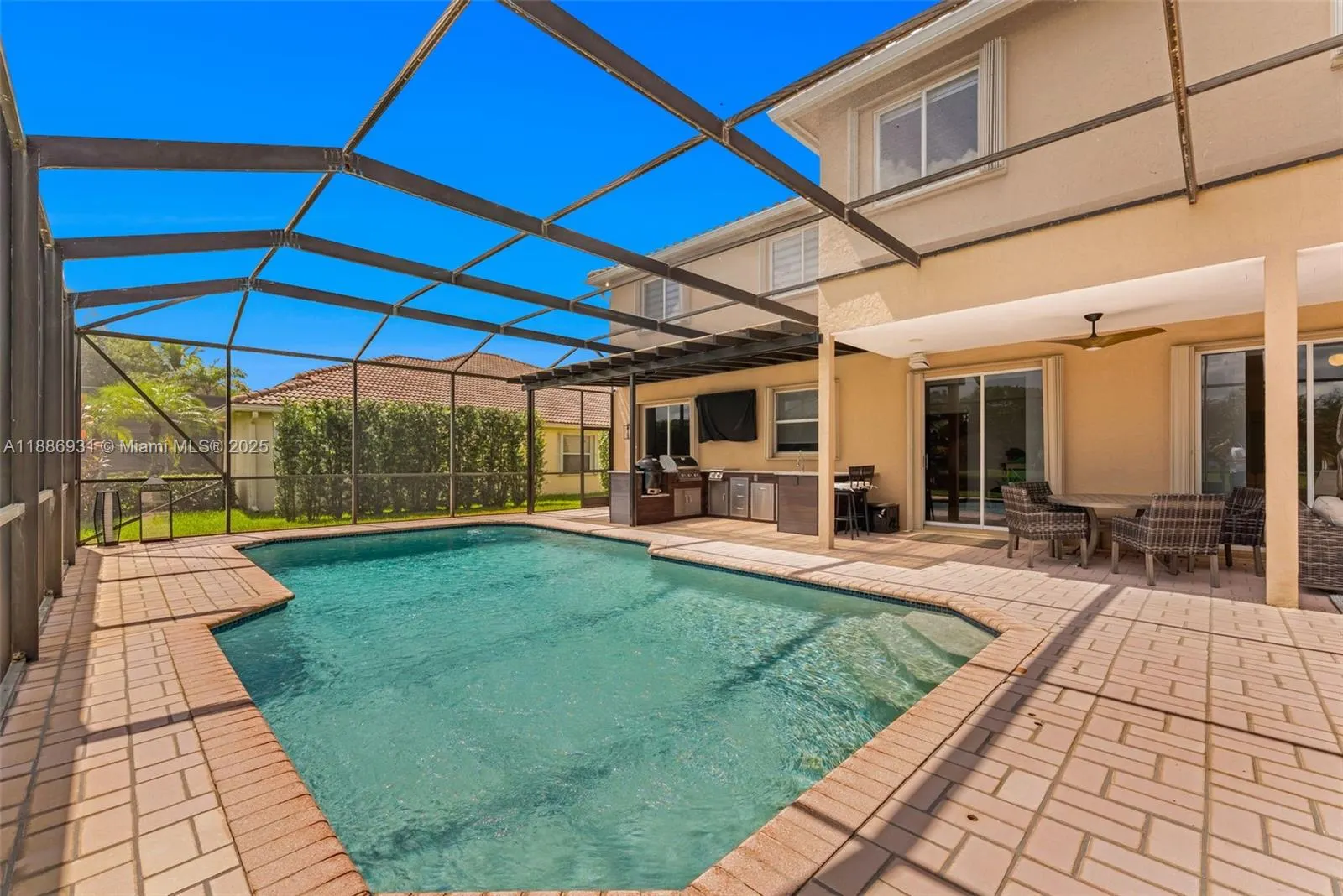 420 Montclaire Dr