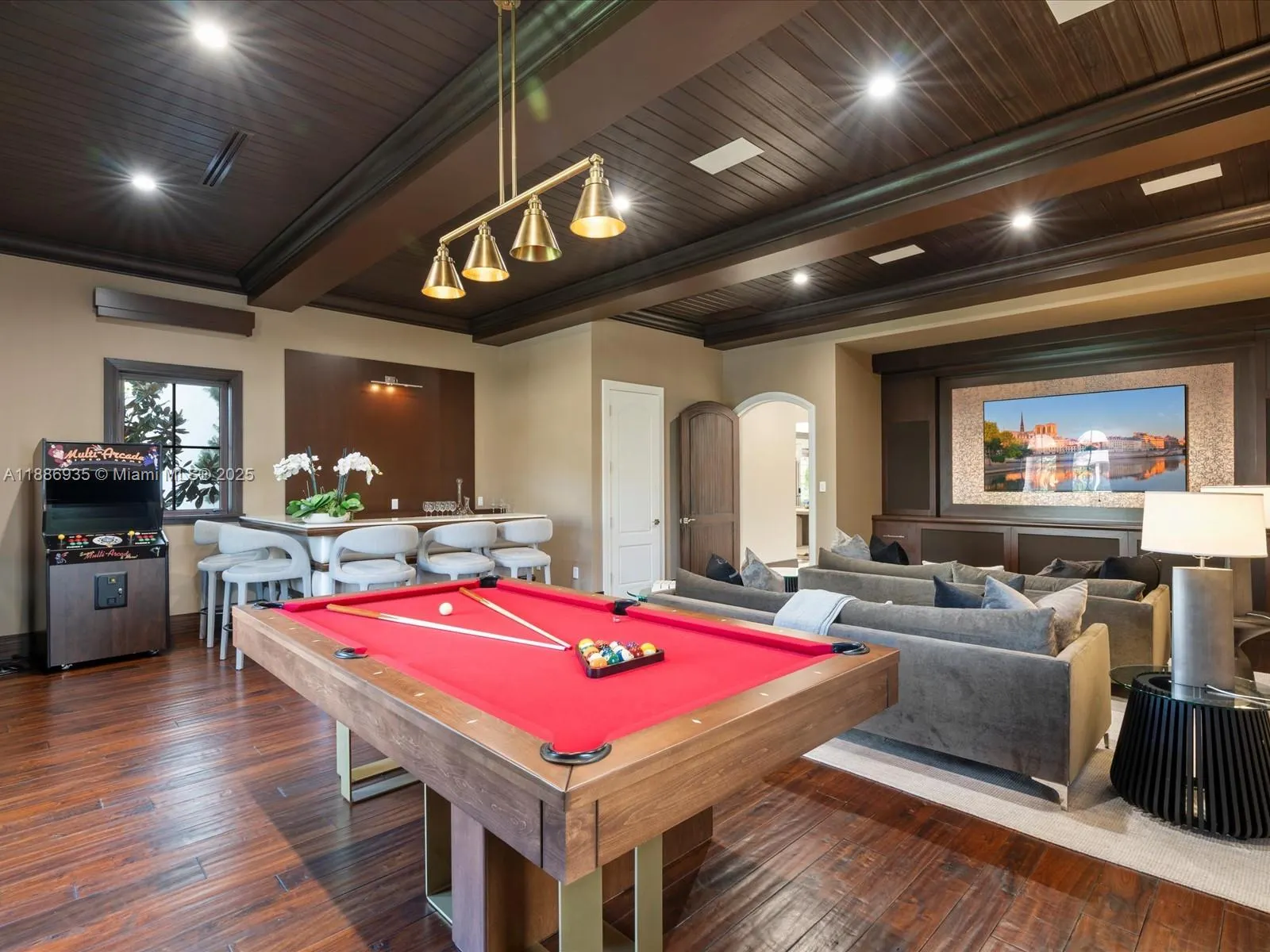821 Solar Isle Dr
