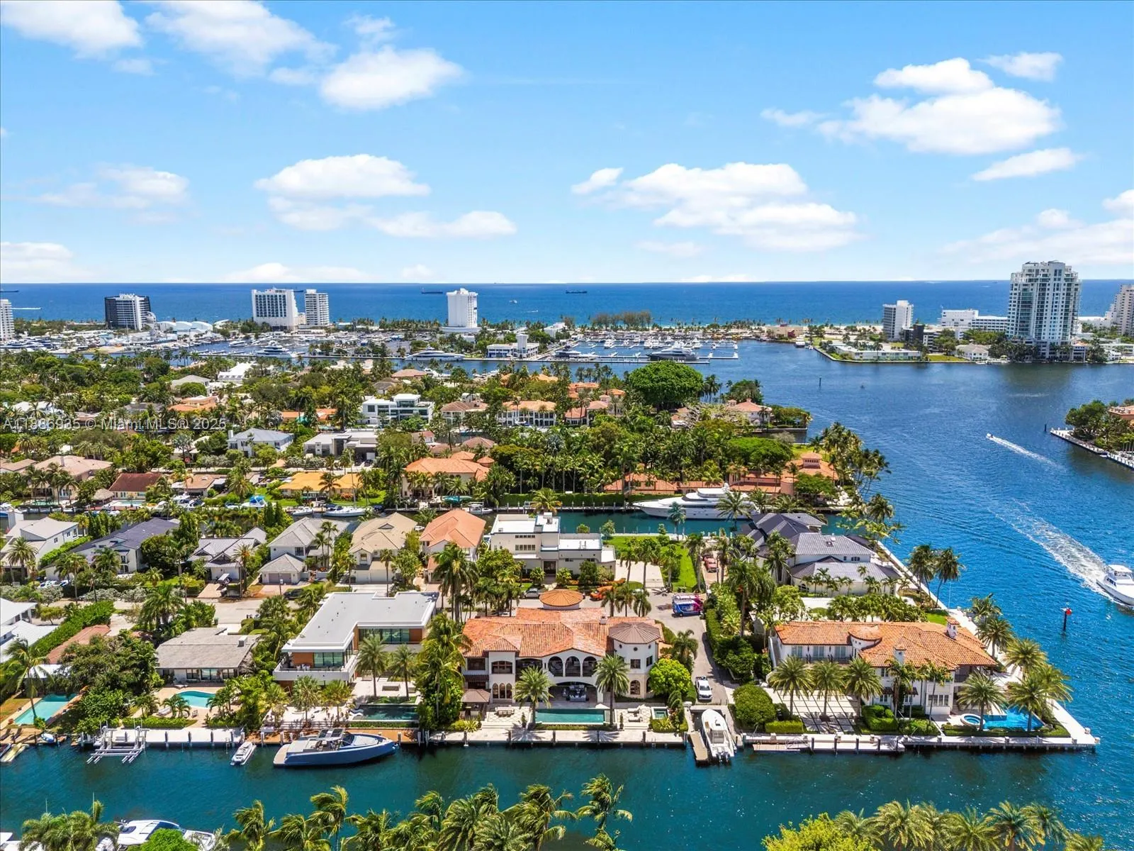 821 Solar Isle Dr