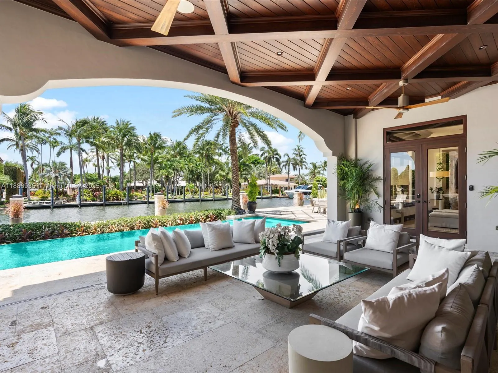 821 Solar Isle Dr