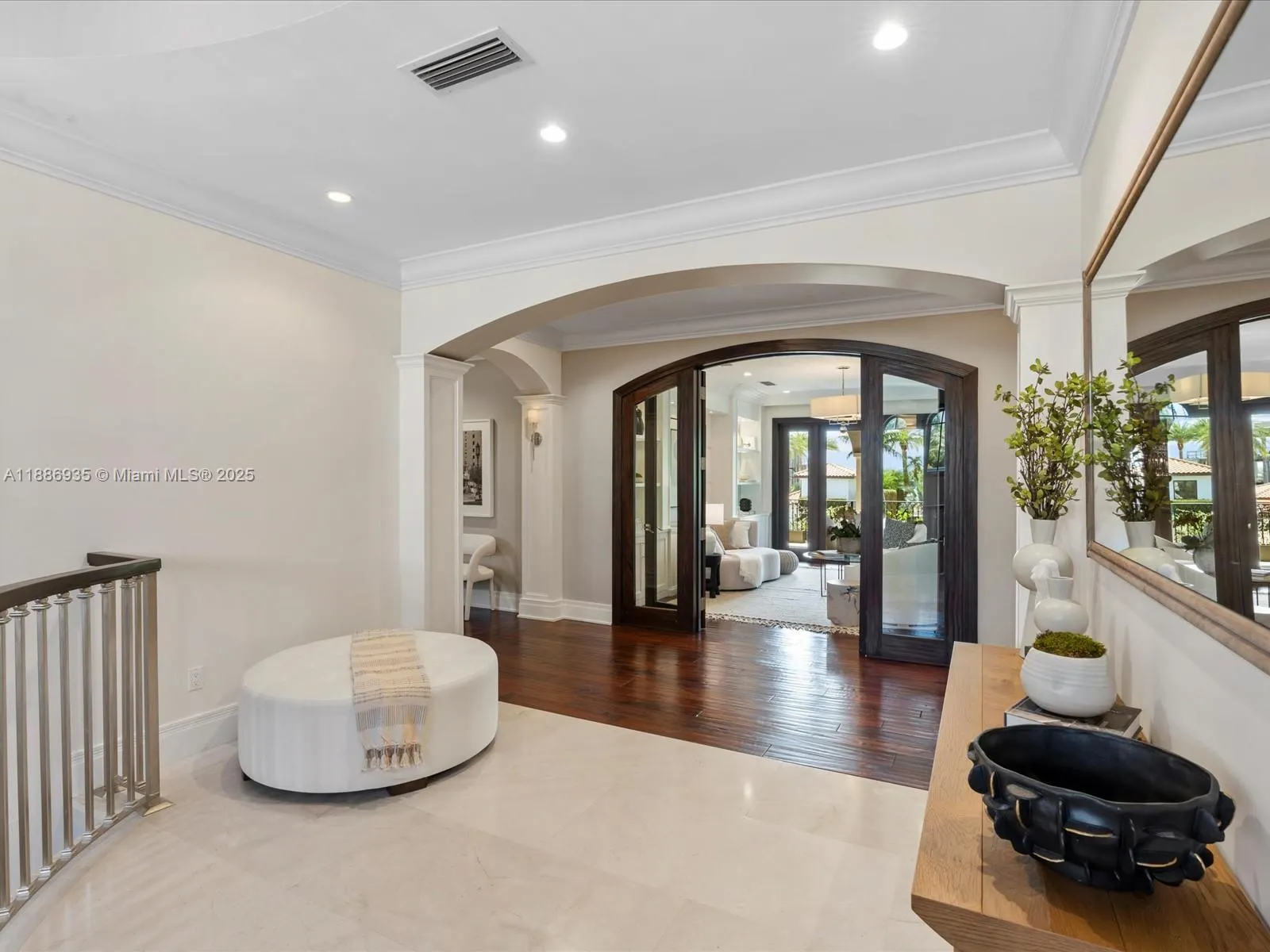 821 Solar Isle Dr