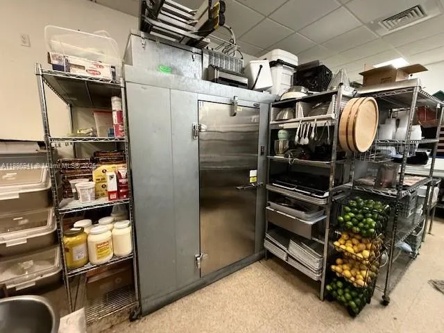 10728 NW 74TH ST RESTAURANT