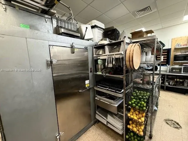 10728 NW 74TH ST RESTAURANT