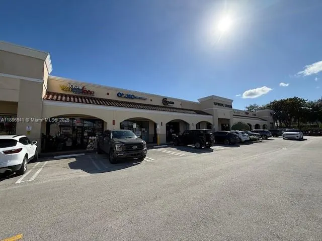 10728 NW 74TH ST RESTAURANT