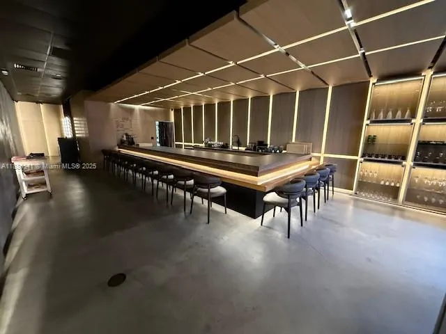10728 NW 74TH ST RESTAURANT