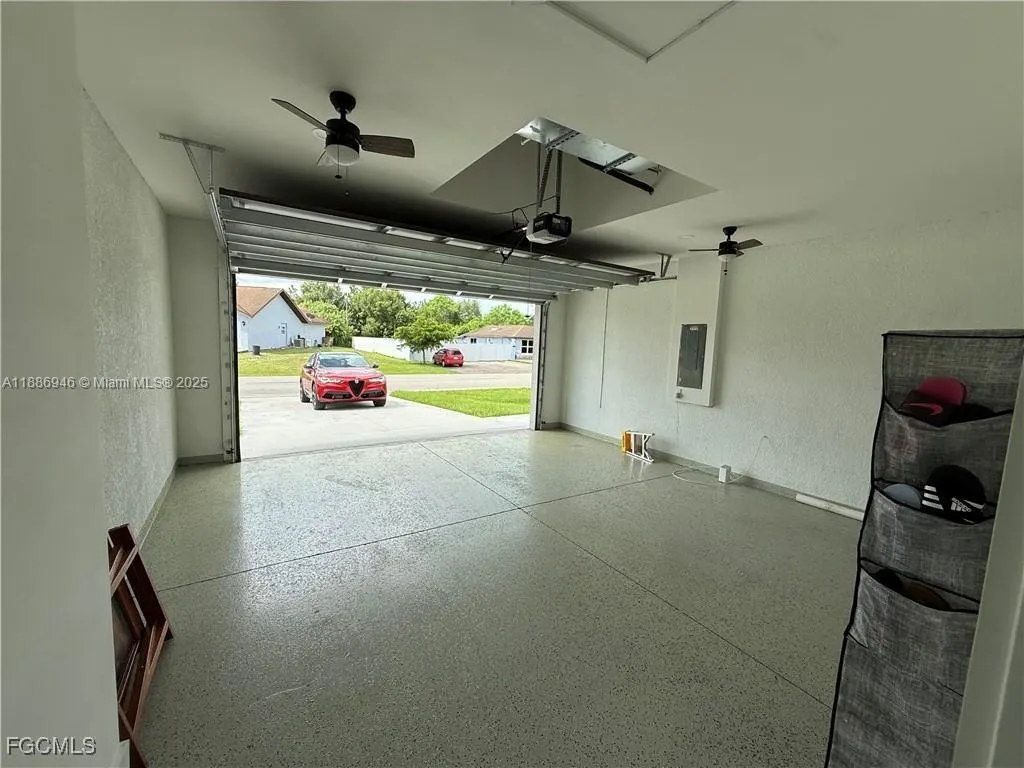 2107 E 10th Street