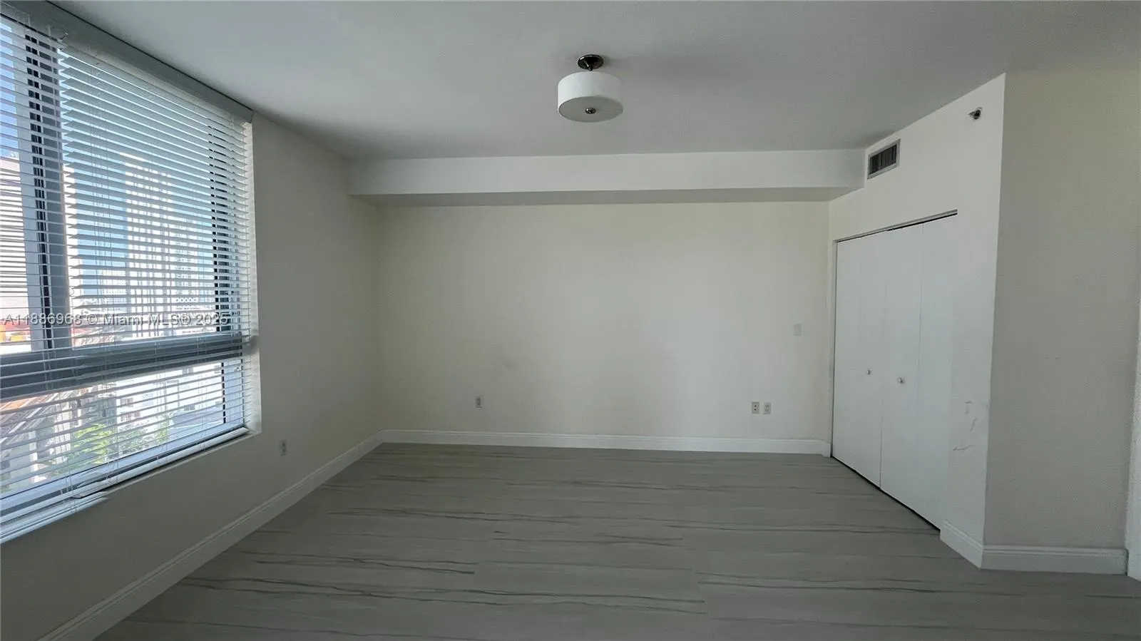 90 SW 3rd St, #1412