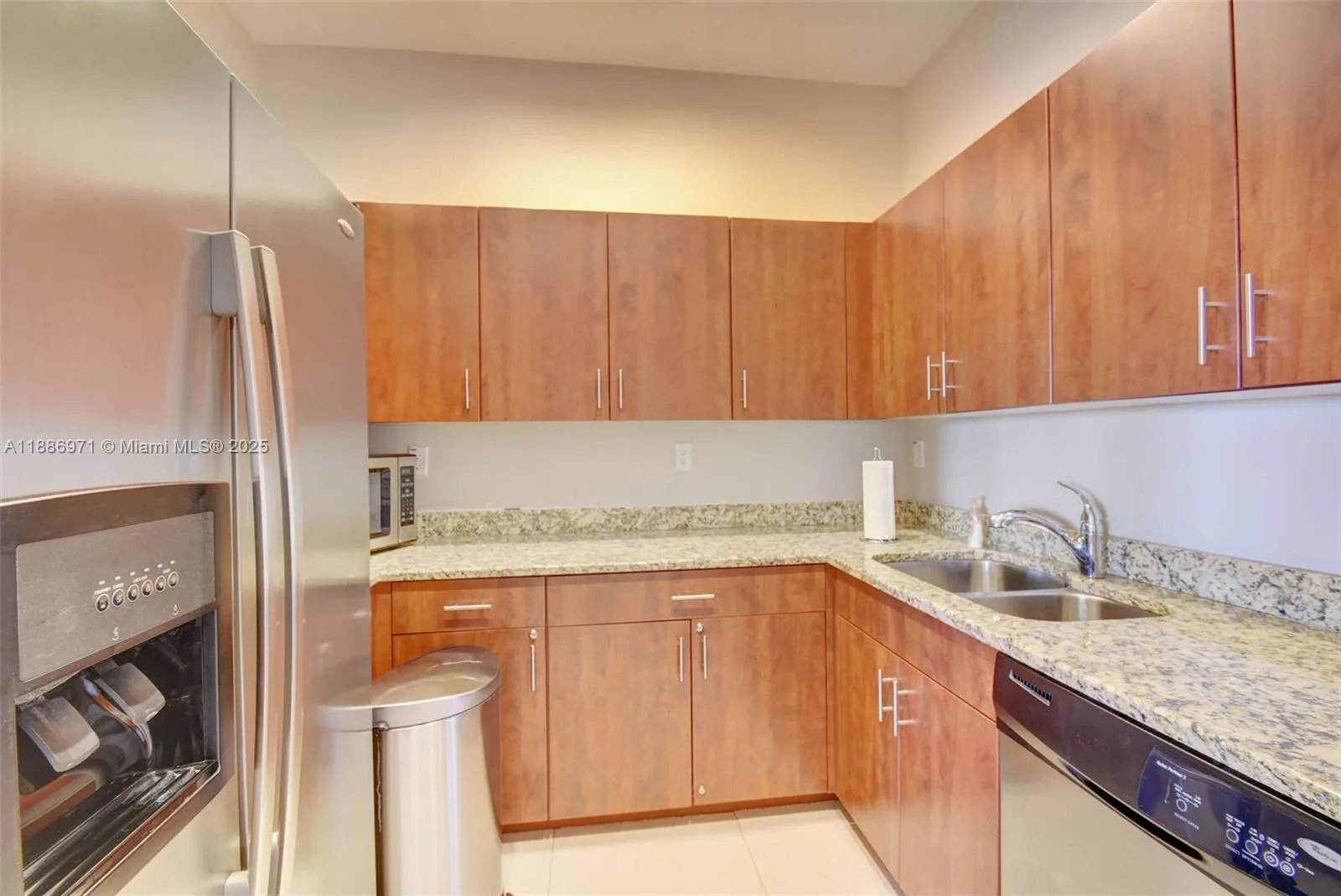 2700 N Federal Hwy, #409