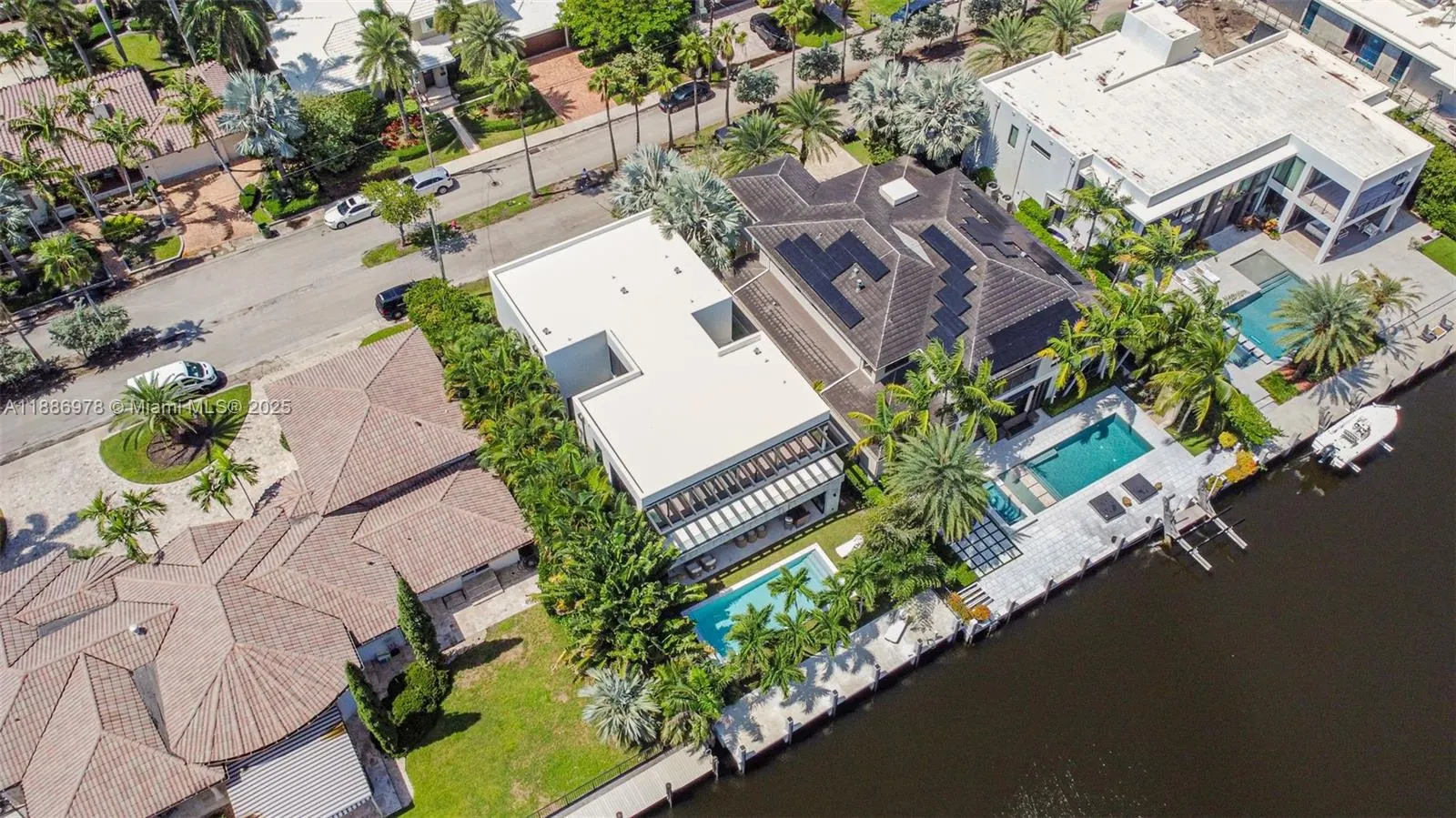 620 Solar Isle Dr