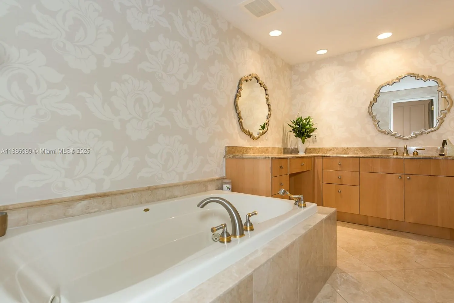 3501 N Ocean Dr, #7C