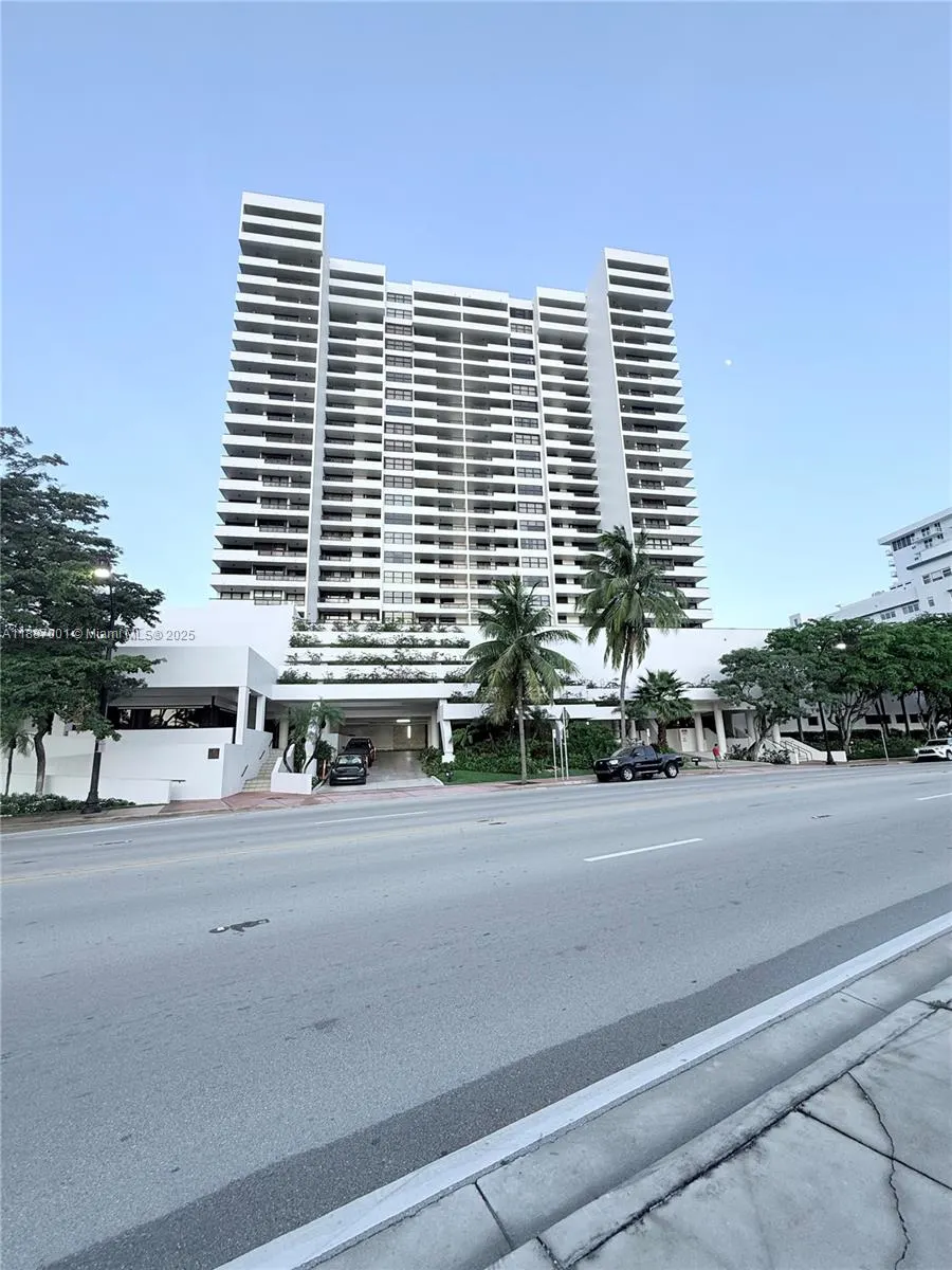 2555 Collins Ave, #2112