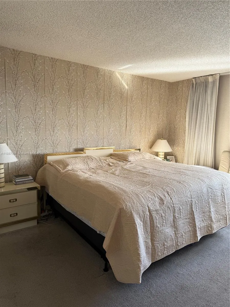 2555 Collins Ave, #2112
