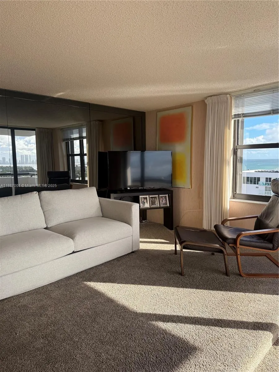 2555 Collins Ave, #2112