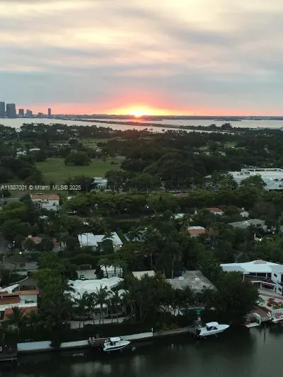 2555 Collins Ave, #2112