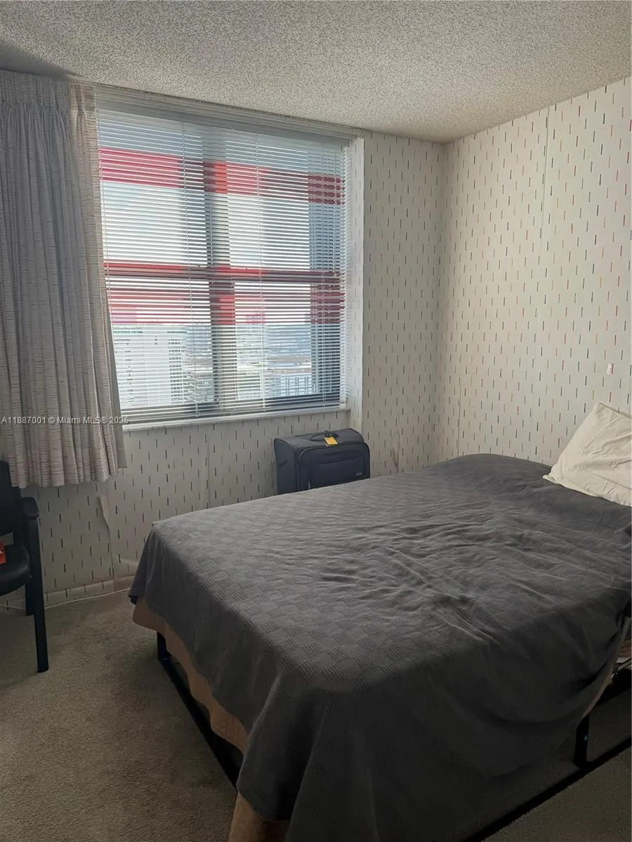 2555 Collins Ave, #2112