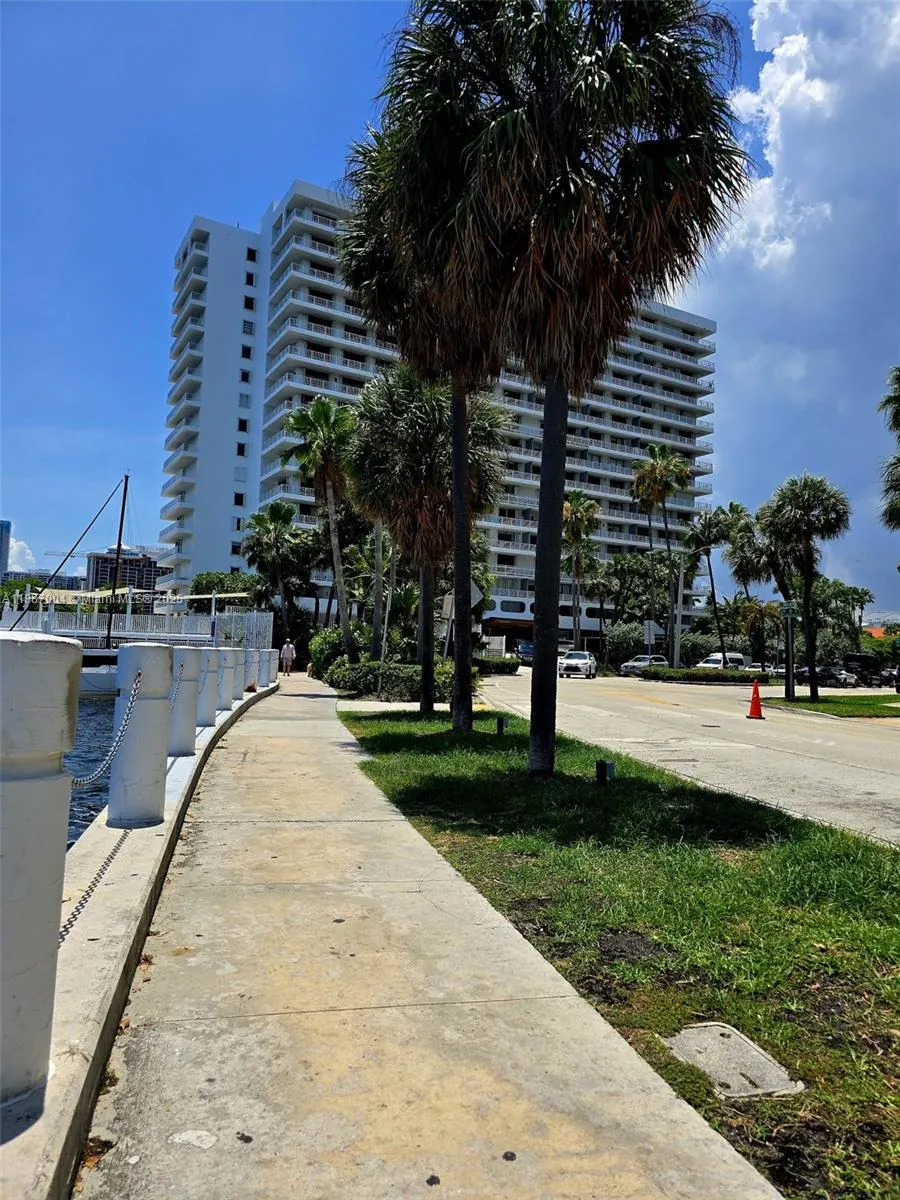 200 SE 15th Rd, #6B