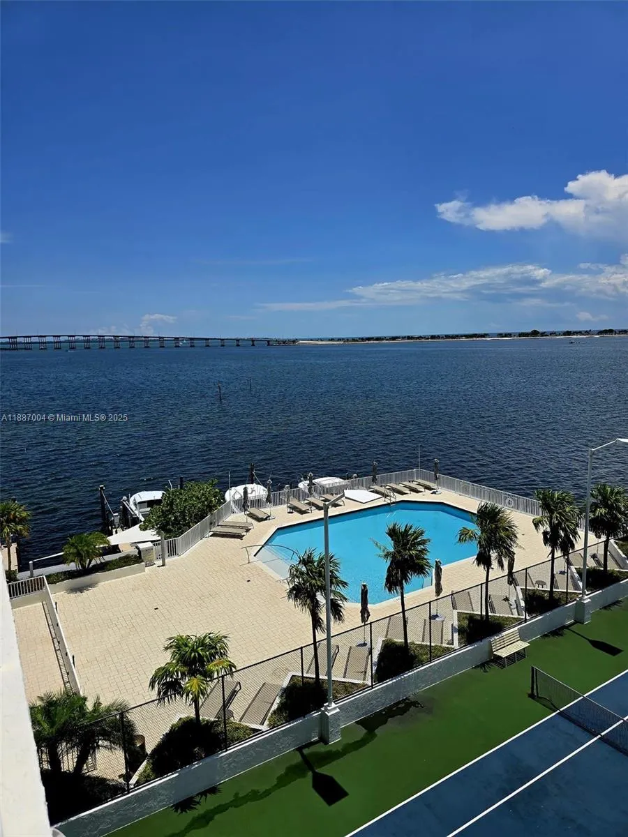 200 SE 15th Rd, #6B