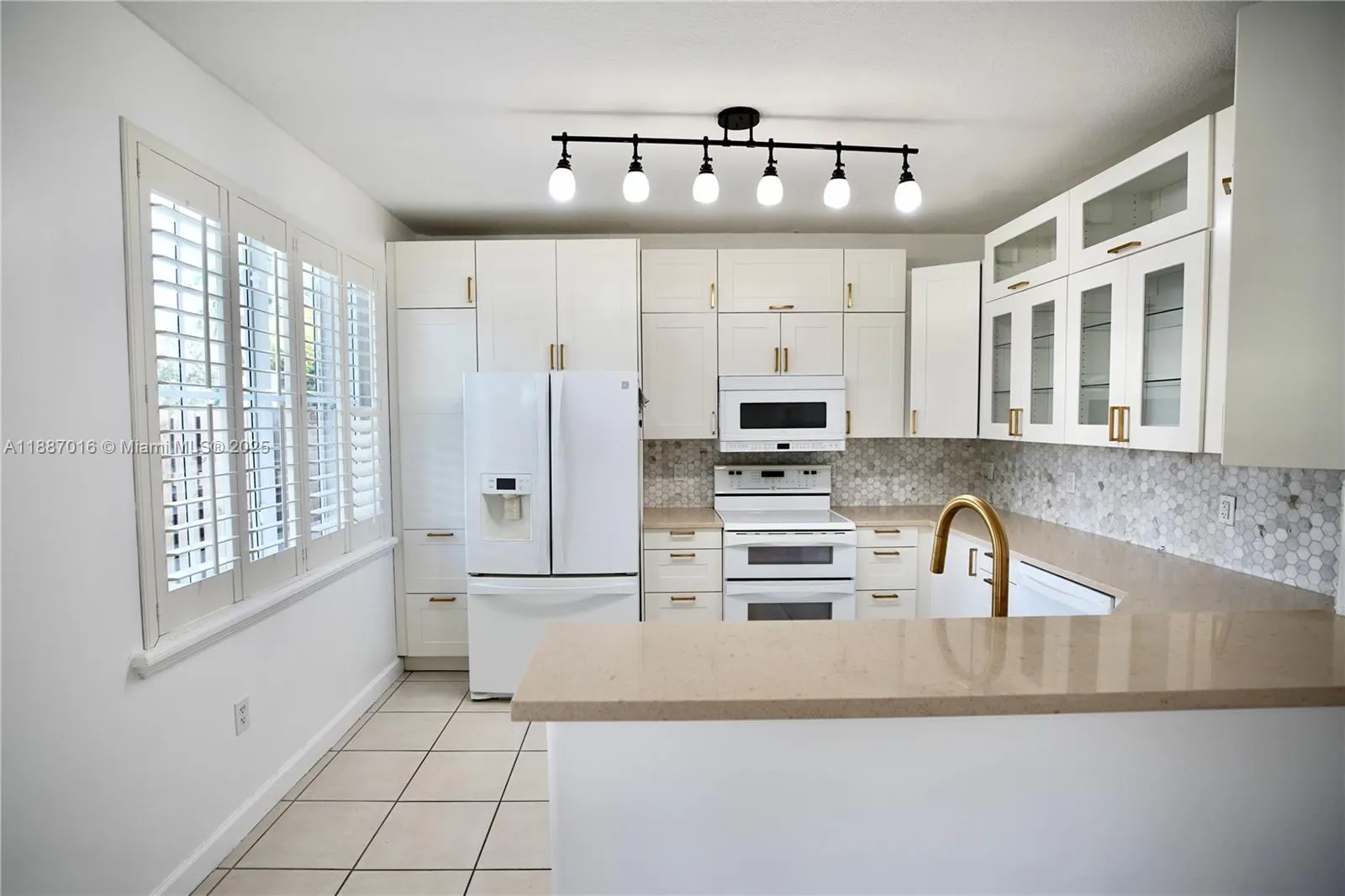 10181 NW 32nd Ter