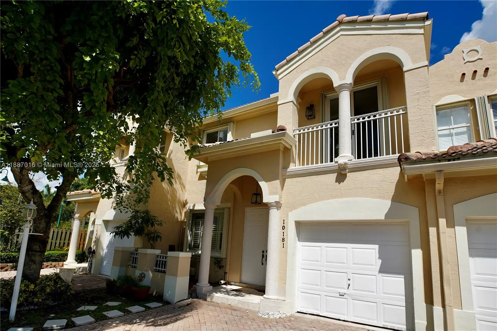 10181 NW 32nd Ter