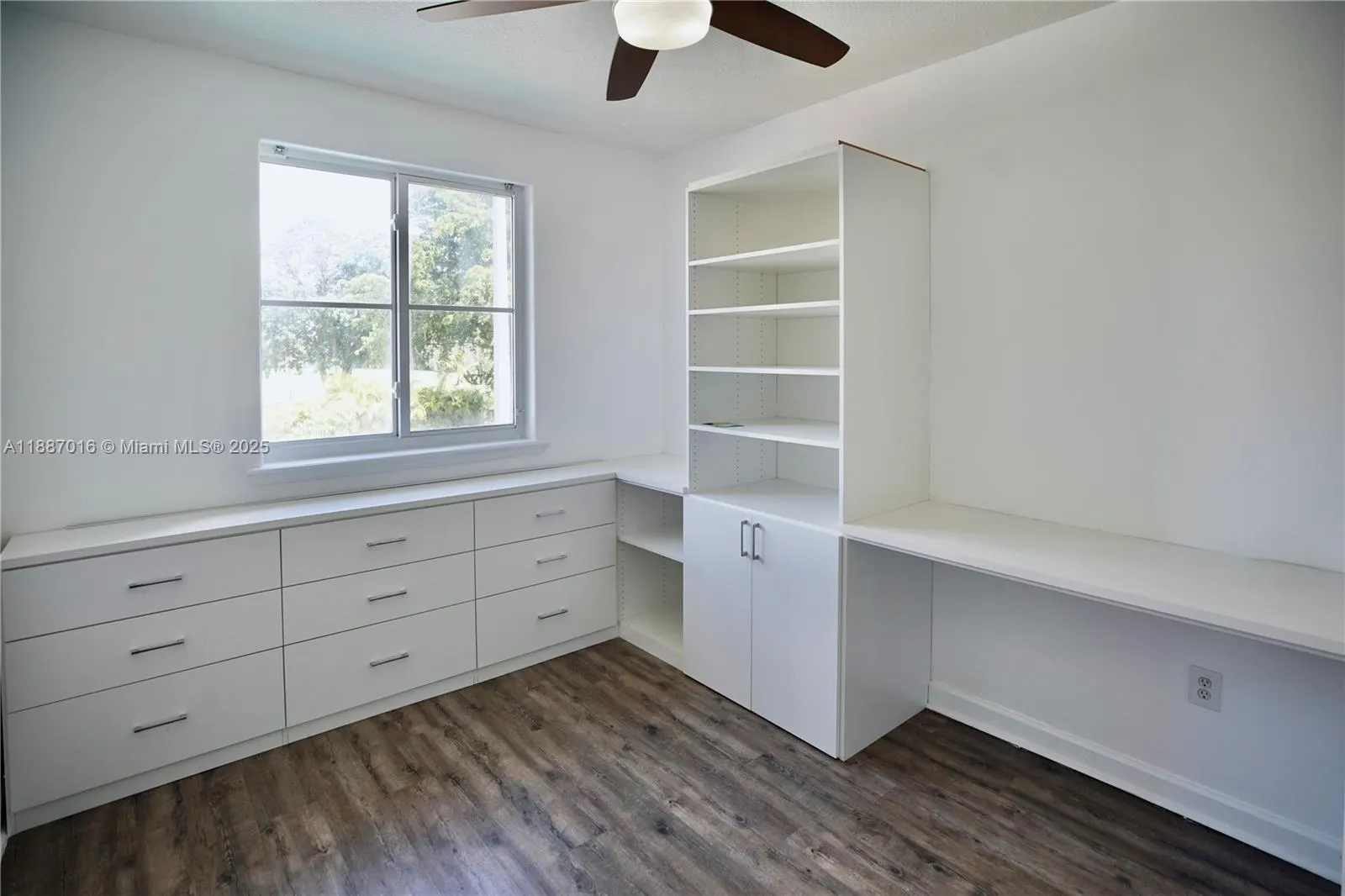 10181 NW 32nd Ter