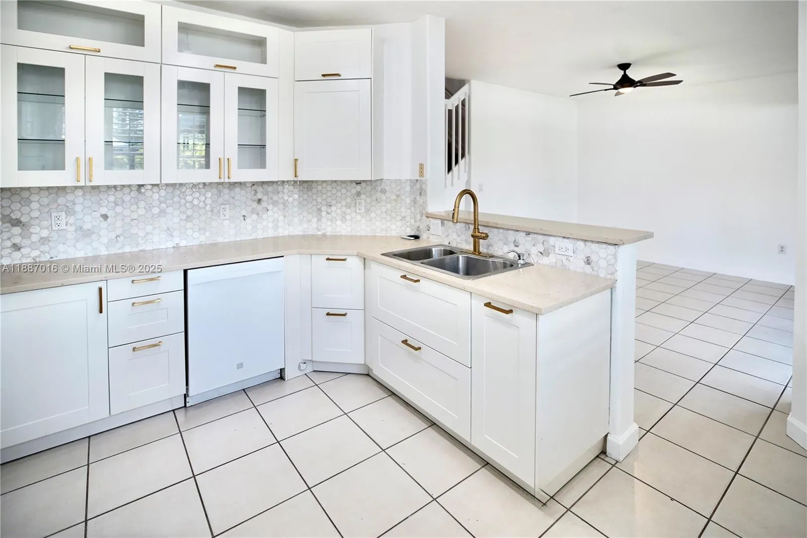 10181 NW 32nd Ter