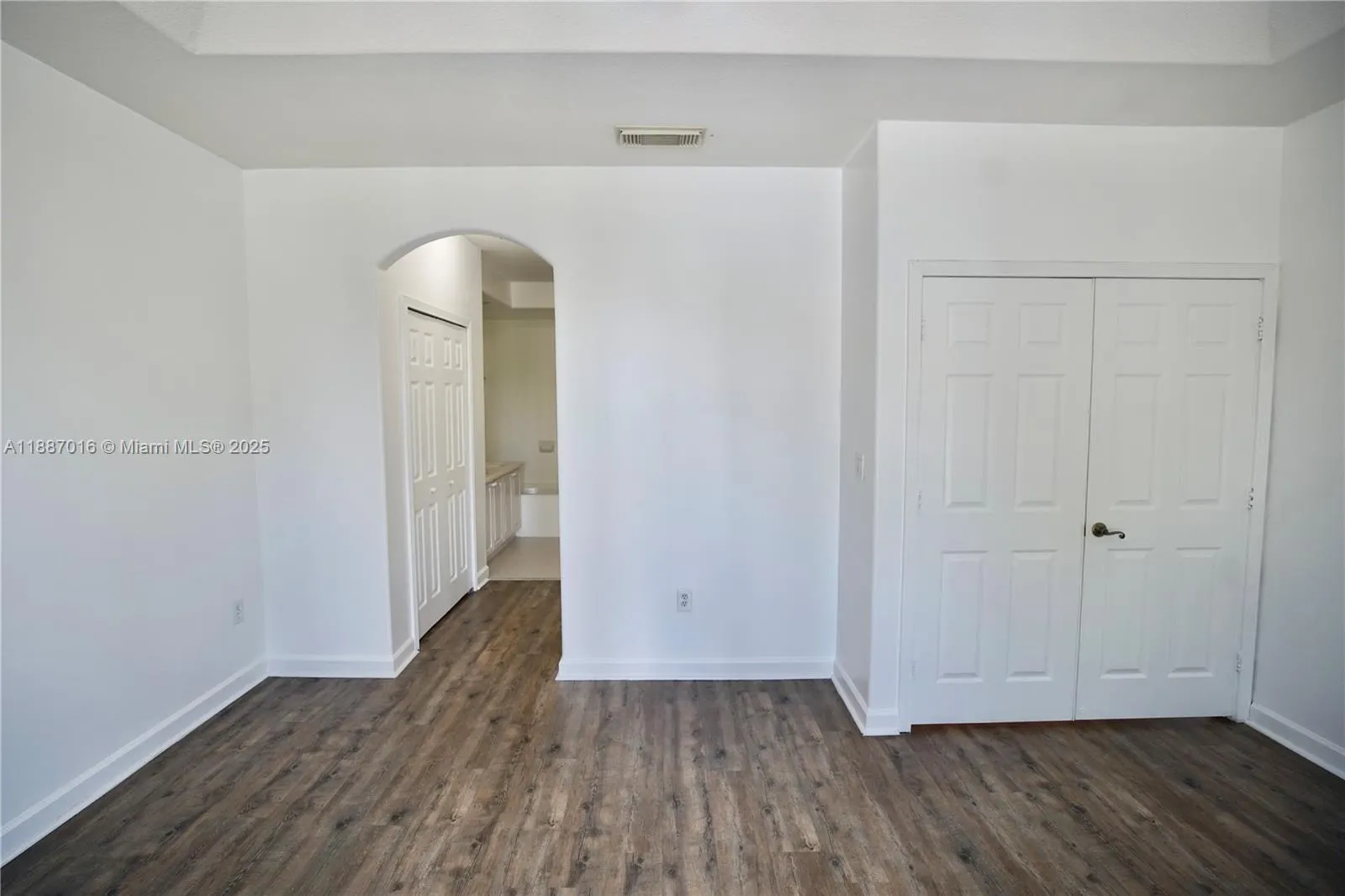 10181 NW 32nd Ter