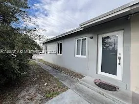 2209 NW 6th St #1