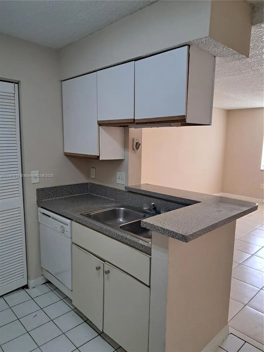 4045 W Mcnab Rd, #G101