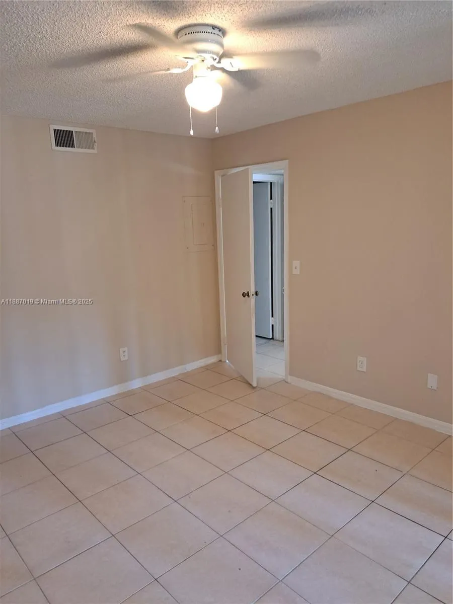 4045 W Mcnab Rd, #G101