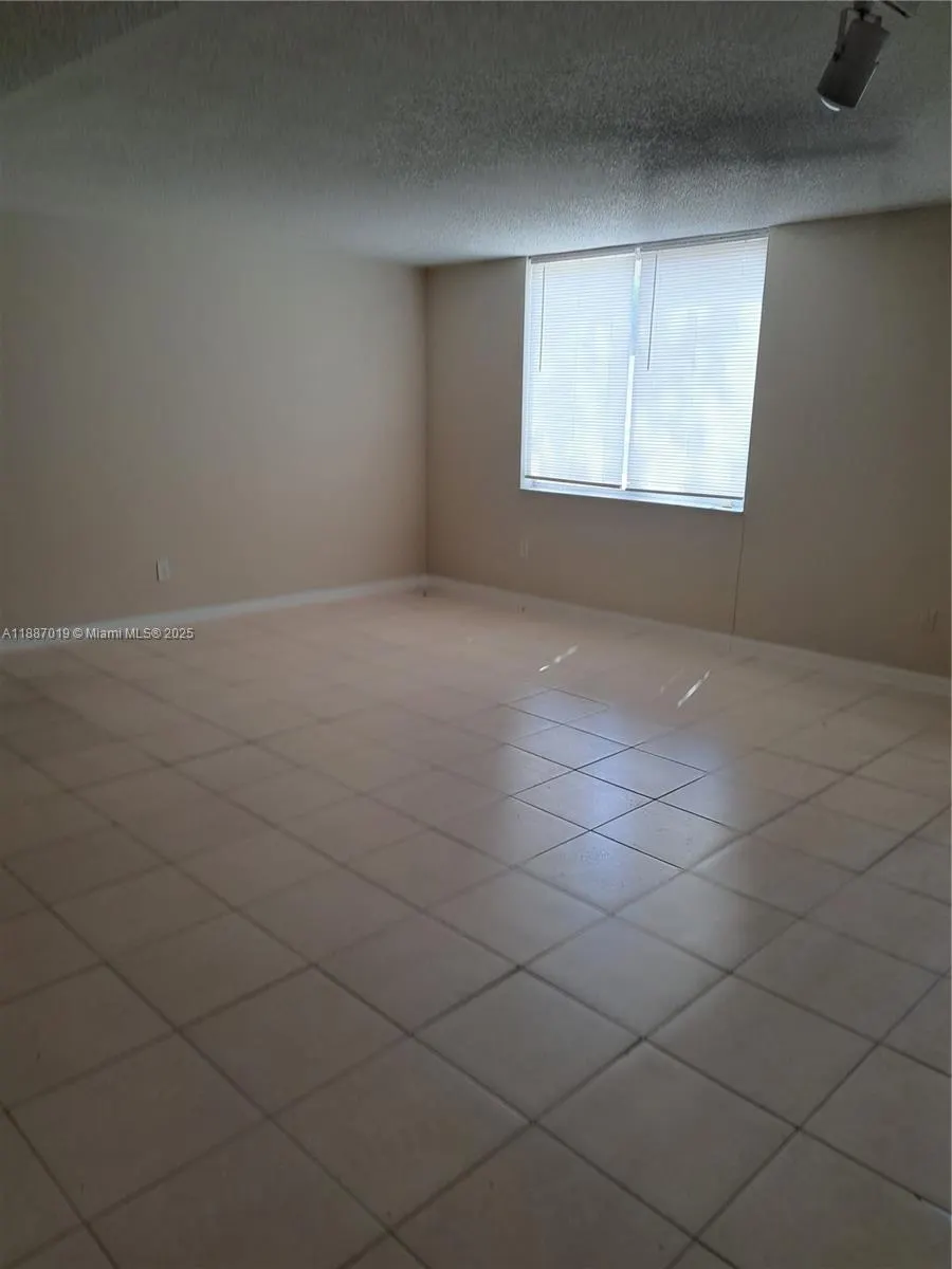 4045 W Mcnab Rd, #G101
