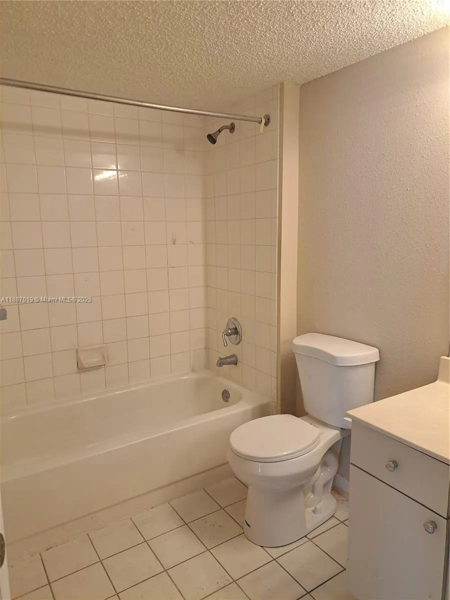 4045 W Mcnab Rd, #G101