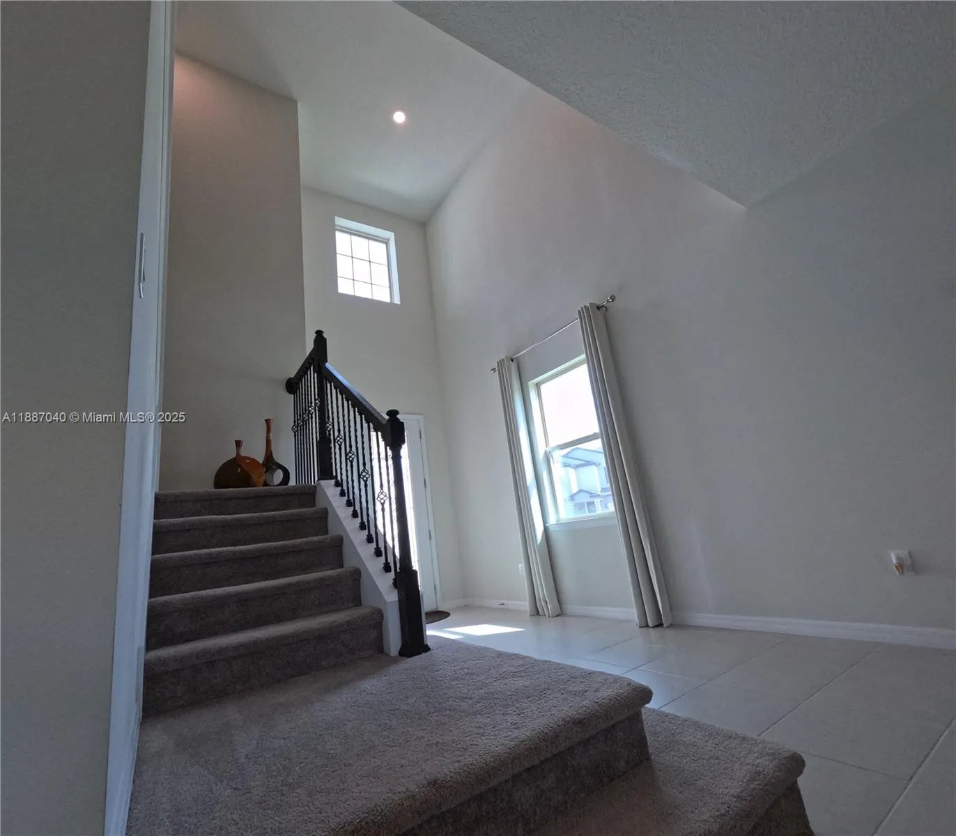2647 E Lake Point Dr