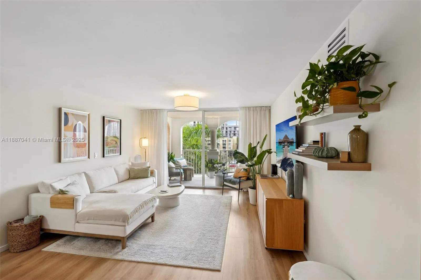 19701 E Country Club Dr, #5603