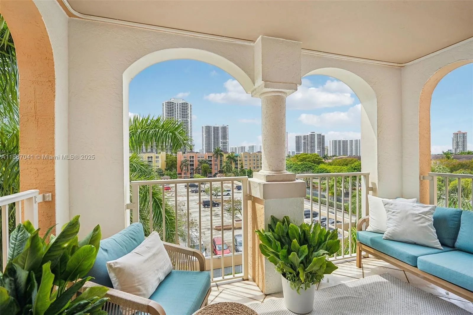 19701 E Country Club Dr, #5603