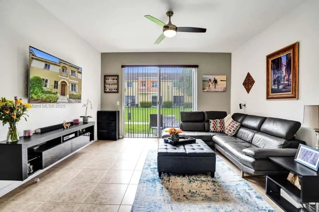 1832 SW 89th Ter