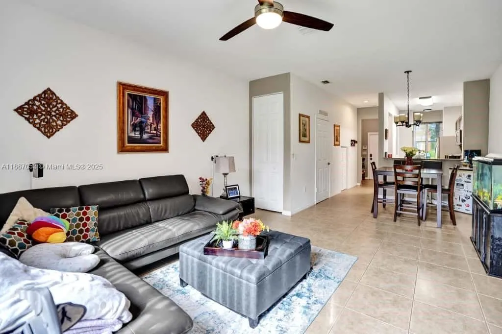 1832 SW 89th Ter
