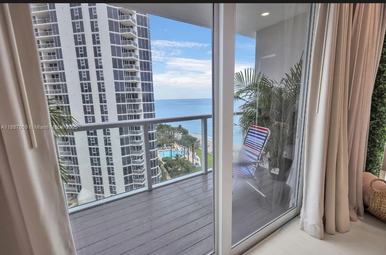 19201 Collins Ave, #1120