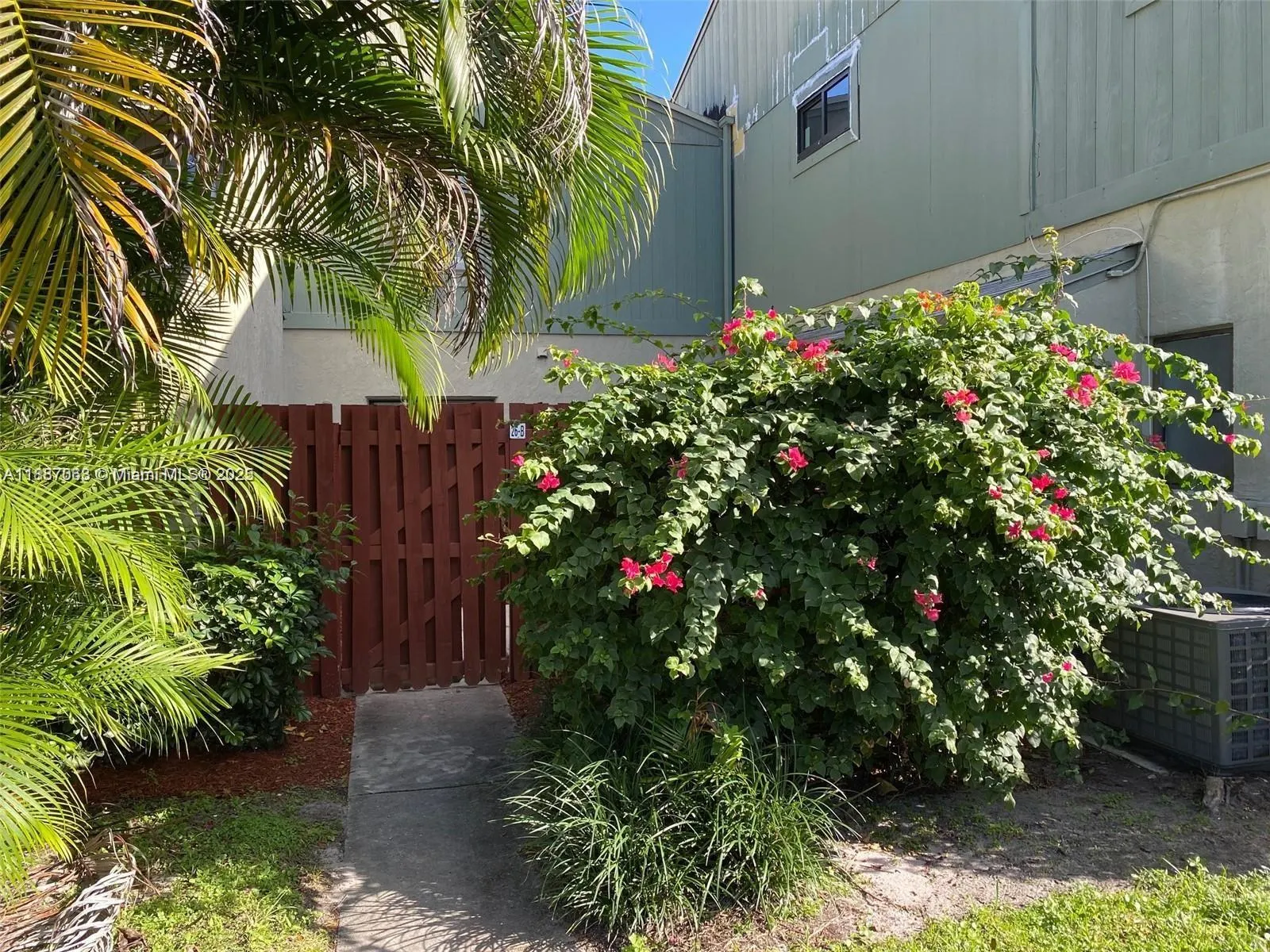 26 Crossings Cir, #B