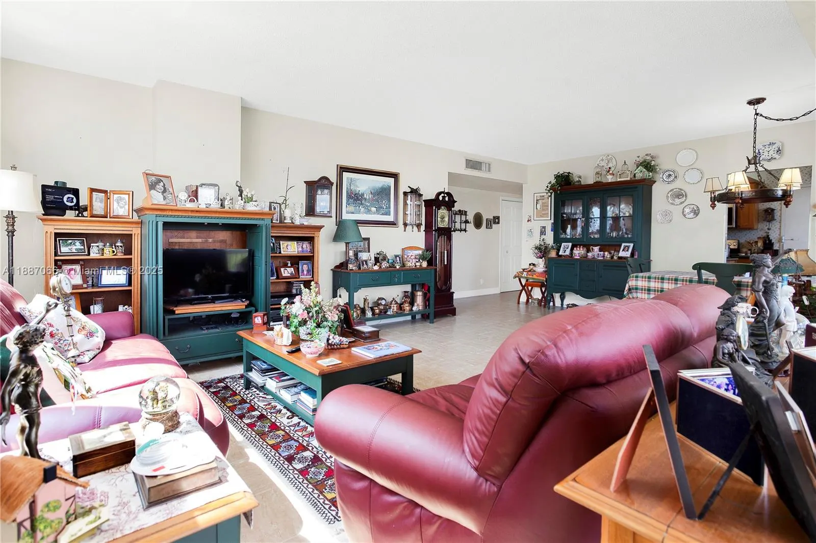 4400 Hillcrest Dr, #419C