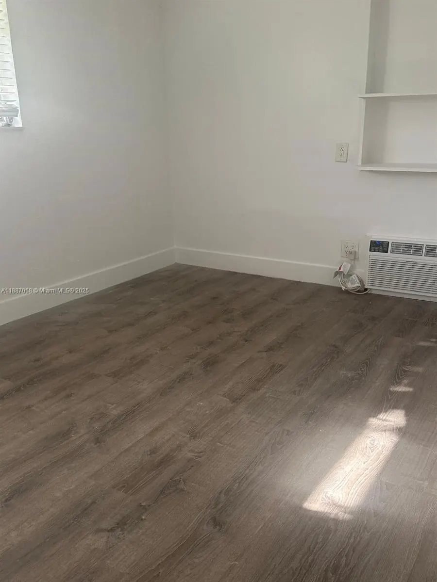6805 Abbott Ave, #1