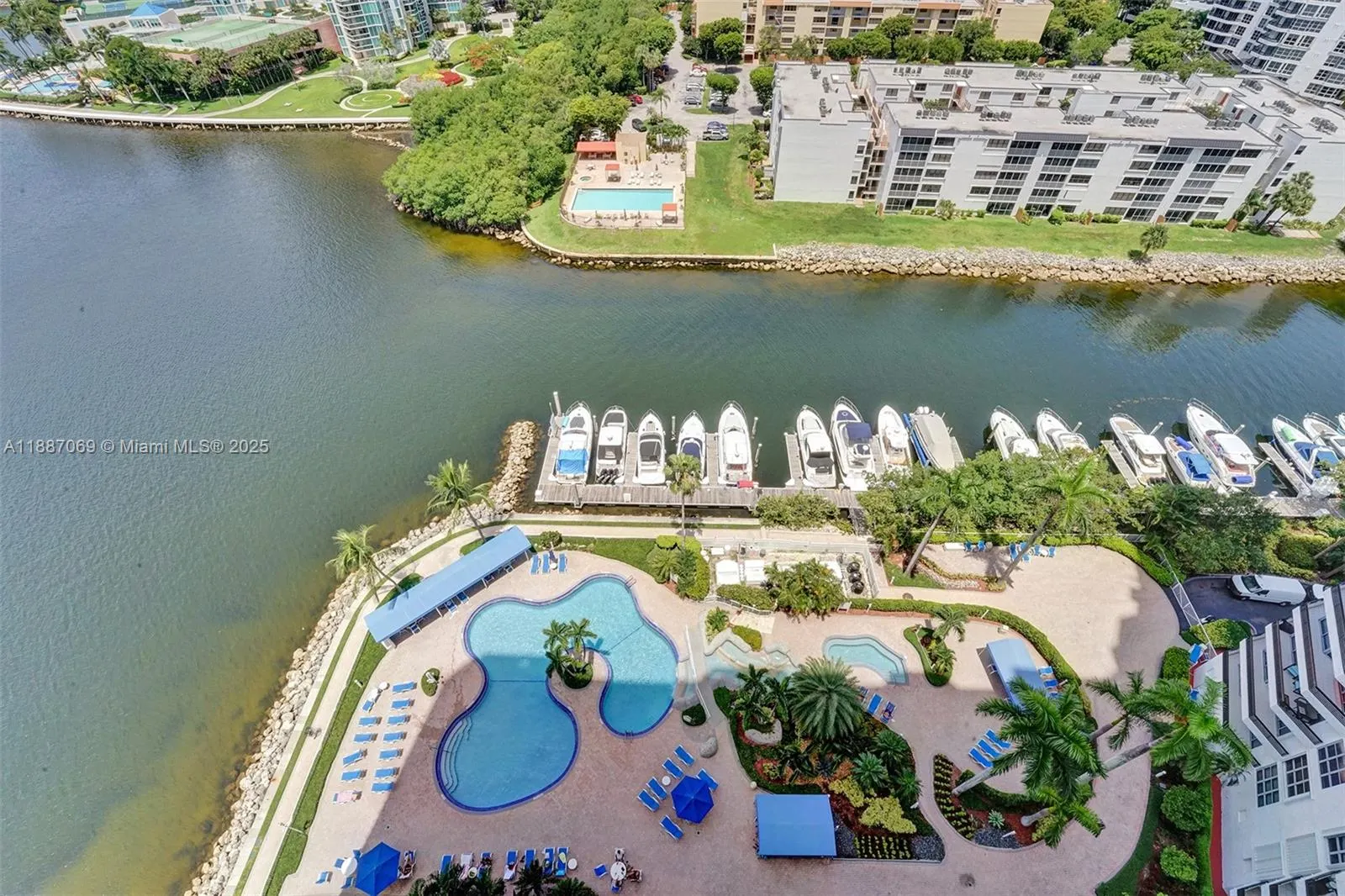 3530 Mystic Pointe Dr, #2002