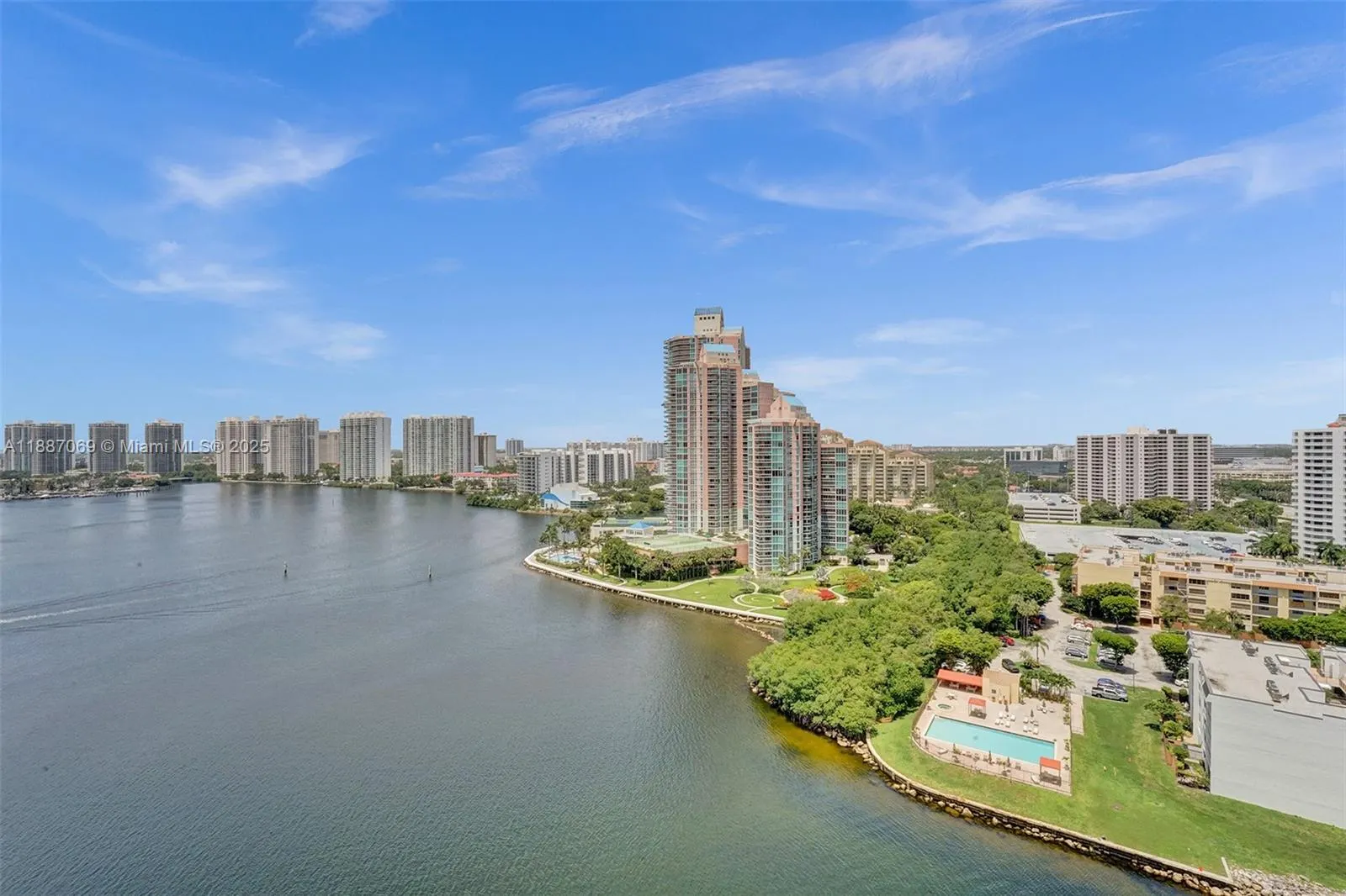3530 Mystic Pointe Dr, #2002