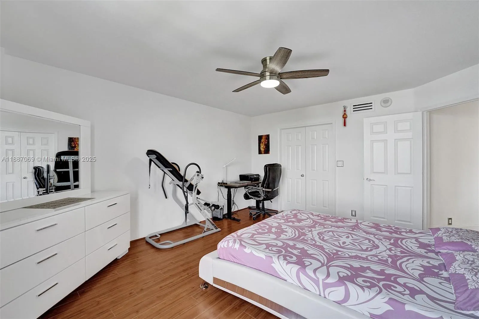3530 Mystic Pointe Dr, #2002