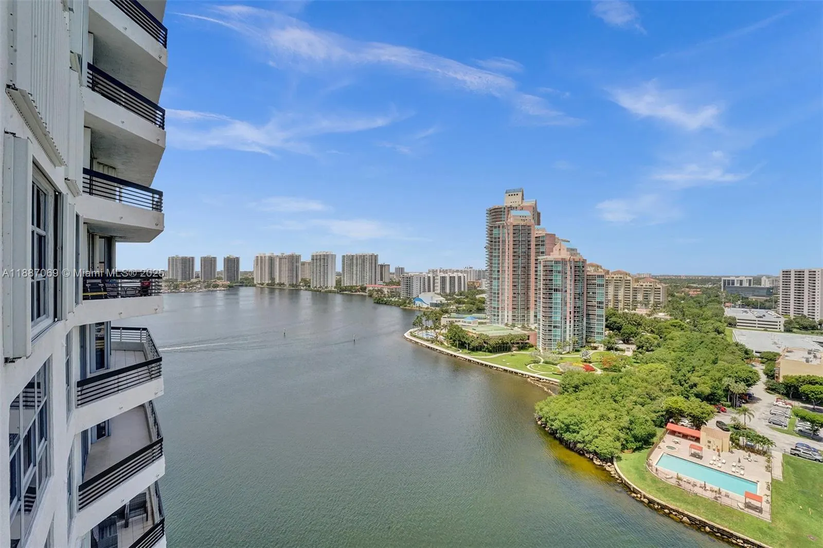 3530 Mystic Pointe Dr, #2002