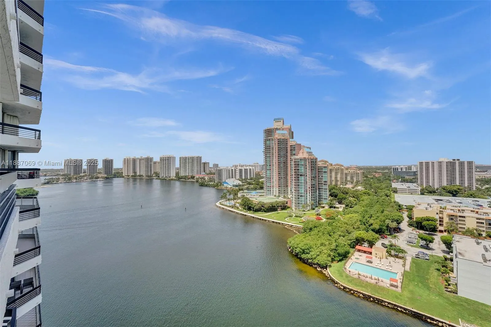 3530 Mystic Pointe Dr, #2002