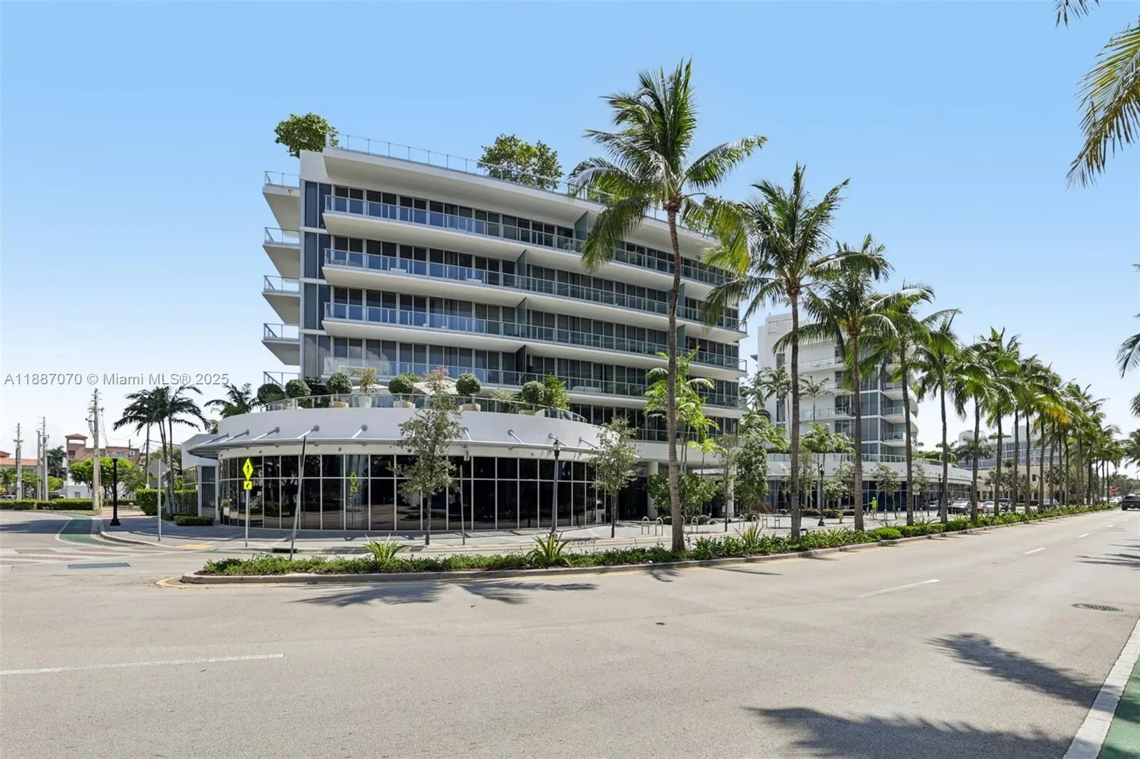 801 S Pointe Dr, #602