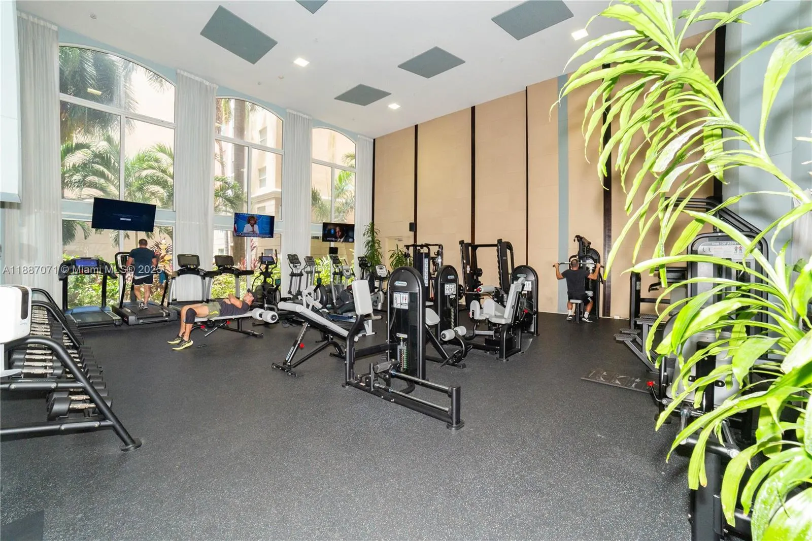 17150 N Bay Rd, #2905