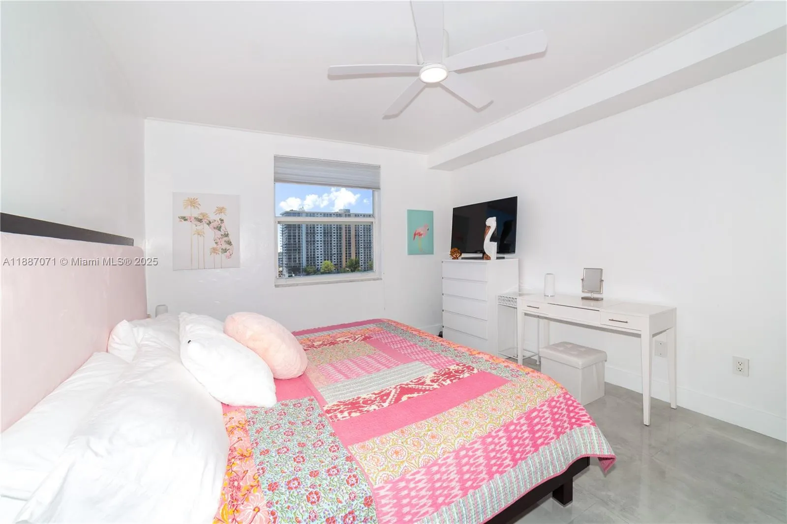 17150 N Bay Rd, #2905