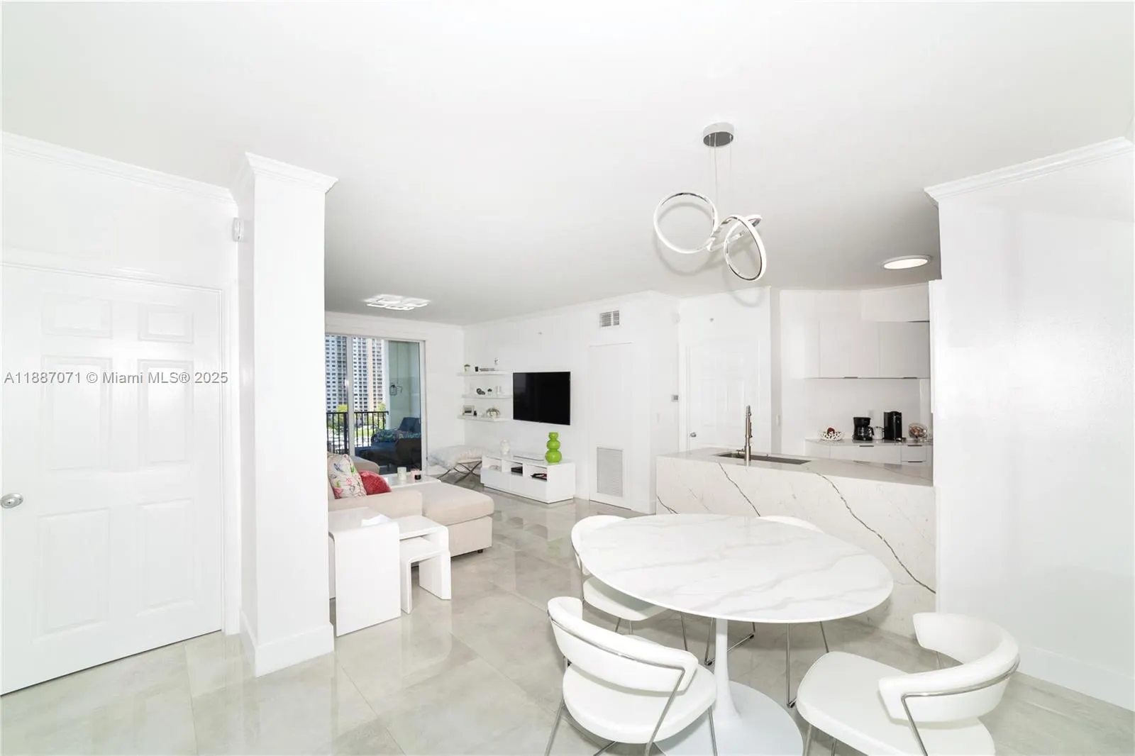 17150 N Bay Rd, #2905